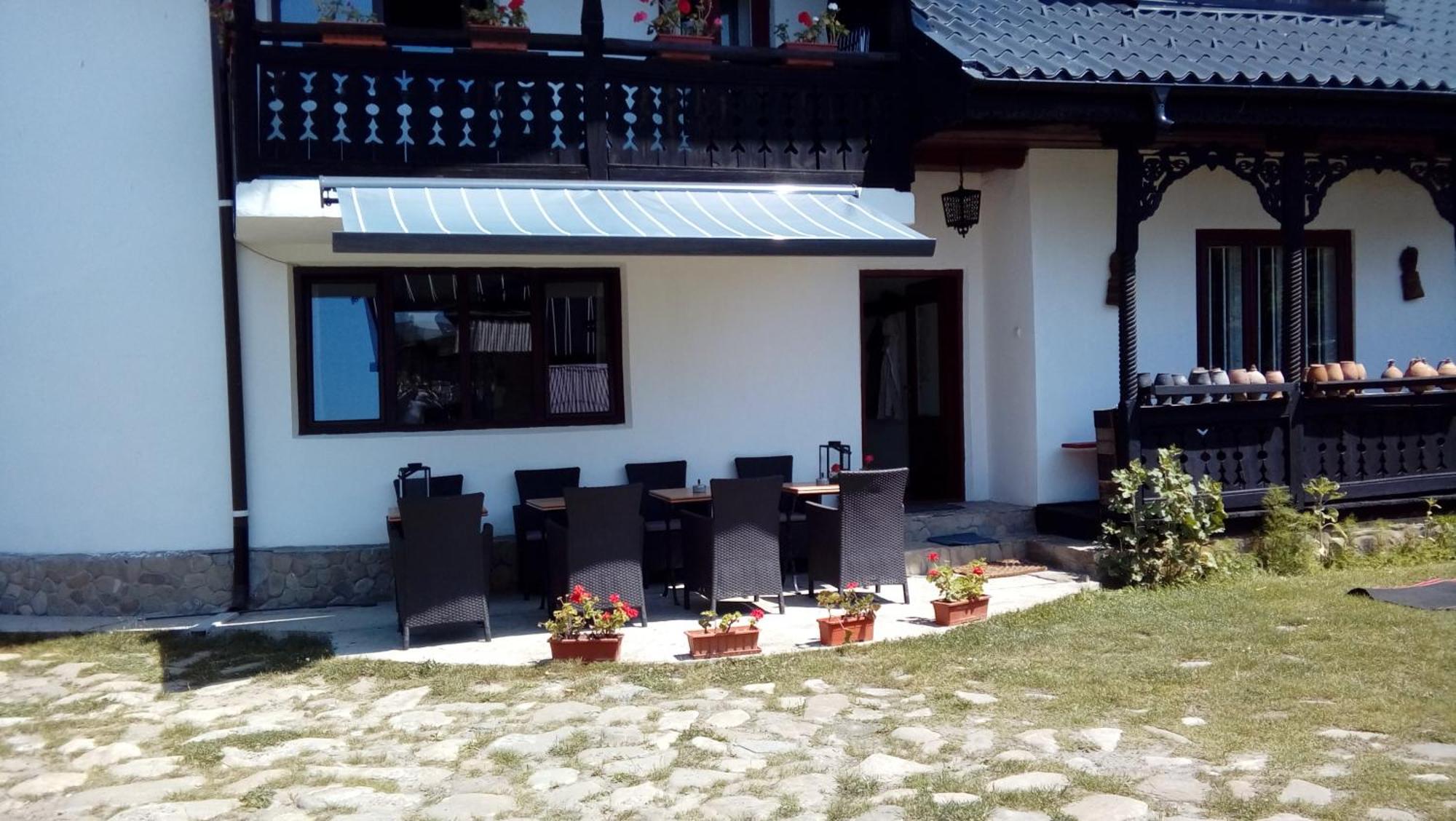 Bed & Breakfast Popamuseum Tarpesti Strada Muzeului Nr 28 Tirpesti Екстер'єр фото