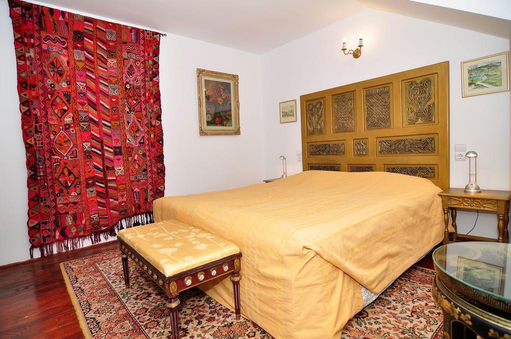 Bed & Breakfast Popamuseum Tarpesti Strada Muzeului Nr 28 Tirpesti Екстер'єр фото